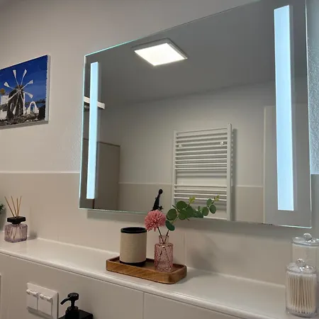 Gemuetliches Naehe Hbf-city--lift Apartament *